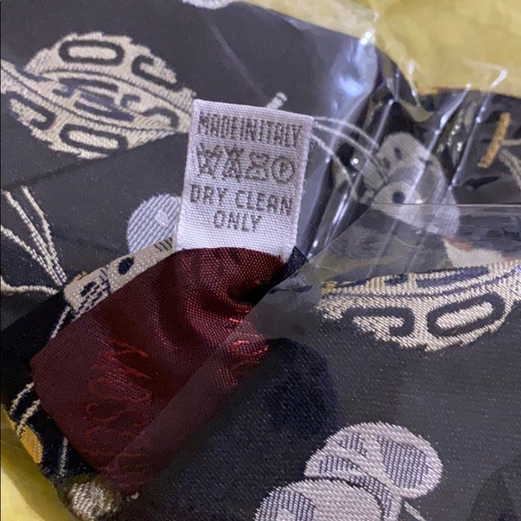 Vtg MOSCHINO Rare Silk Cherry Weave Necktie - Picture 6 of 12